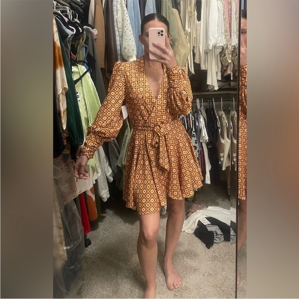 Alexia Admor Phoebe Wrap Dress Mustard Geo Print Size 10 Like New